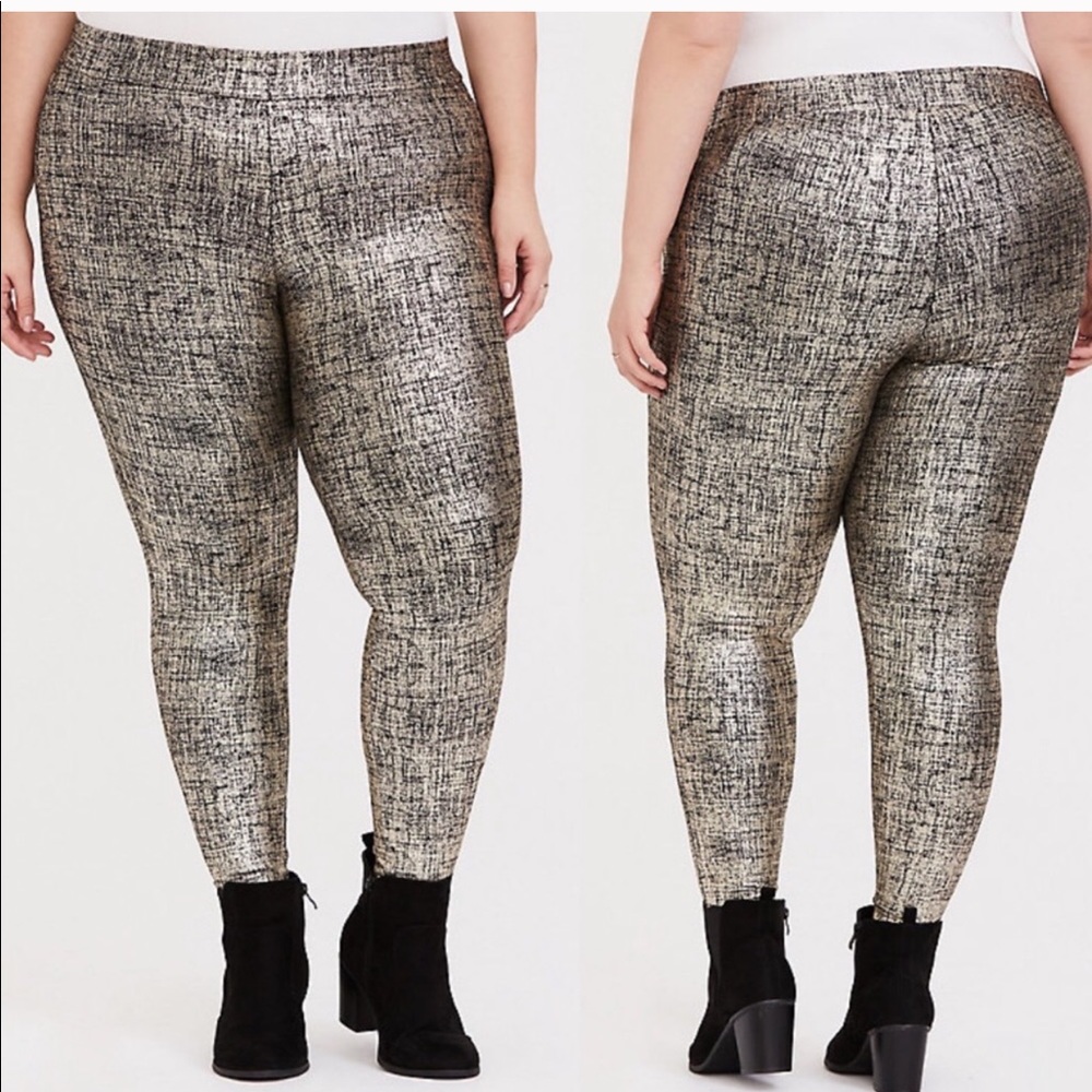 TORRID PLUS SIZE 4 Leggings Gold Crosshatch Foil NWT Size 4